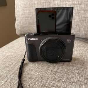 Vlogging Canon camera for sale! Only used twice!